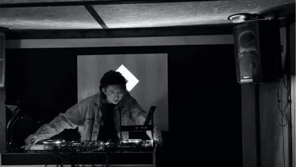 身怀绝技深藏不露,身怀武功深藏不露