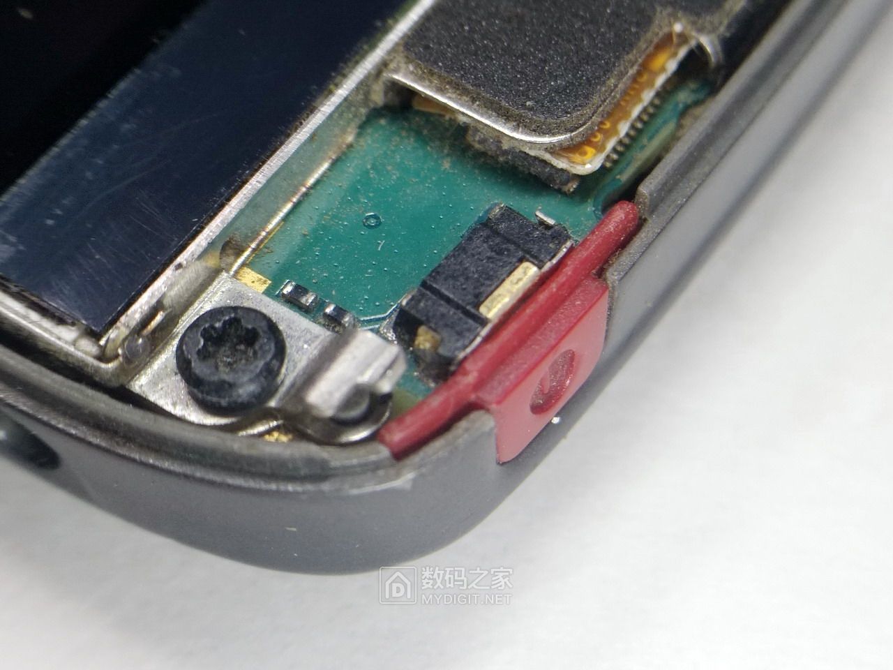 70余图拆解2008年款诺基亚全键盘旗舰E71,曾经的神机名不虚传