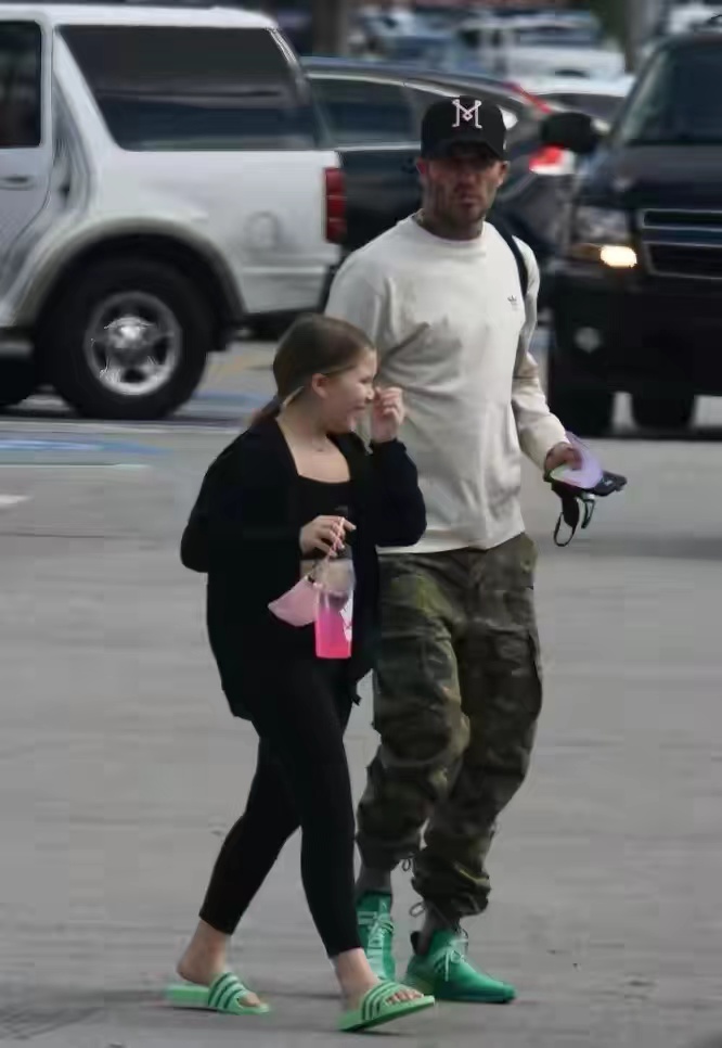 大卫贝克汉姆训练视频,小七贝克汉姆打扮