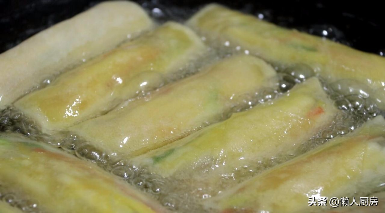春卷这样做外脆里嫩咬一口满嘴香,春天春卷