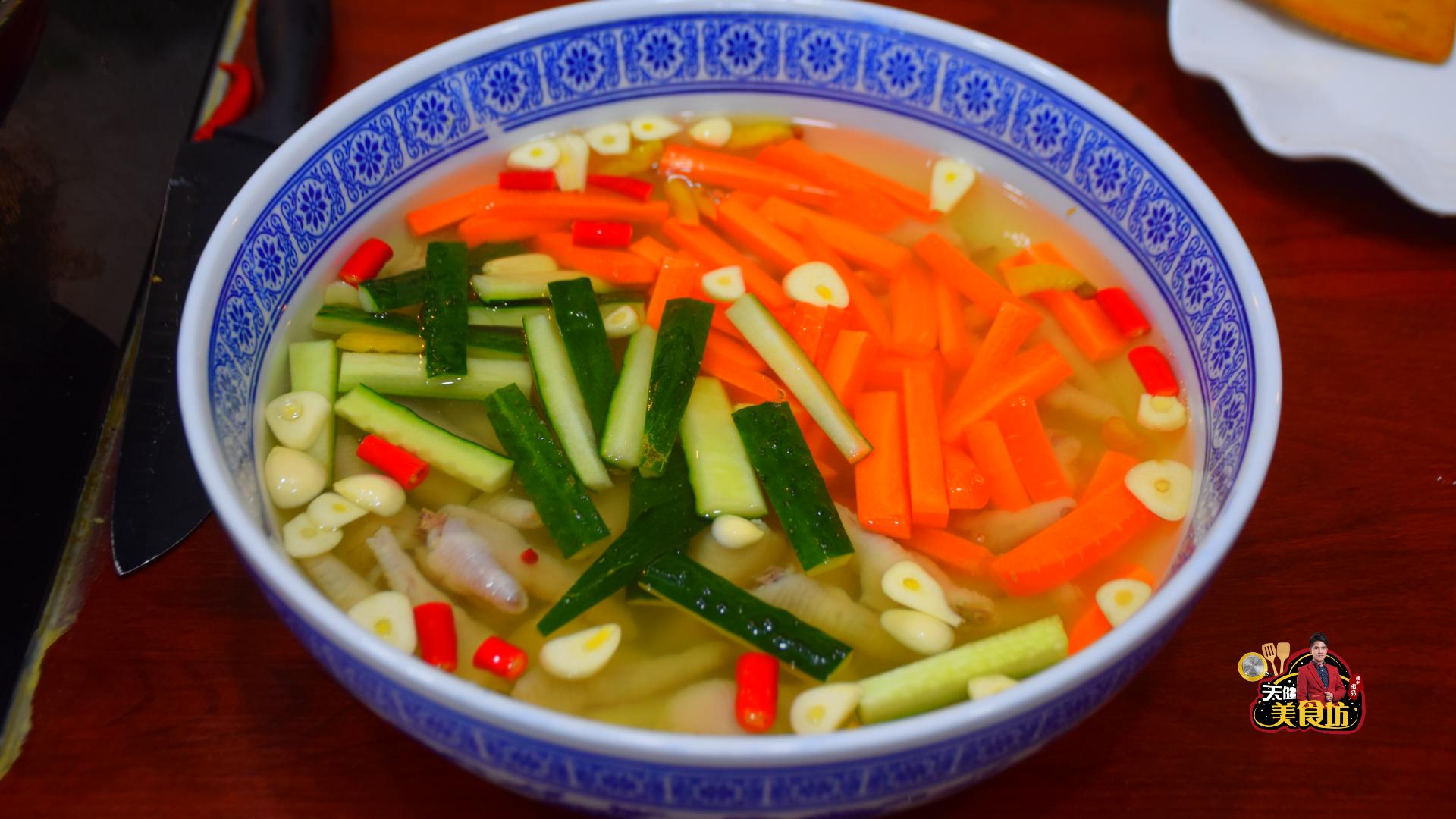 泡椒凤爪正宗家庭做法,教您自制柠檬泡椒凤爪洁白脆爽