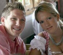 台湾‘小猪’爱足球更爱美人?德国小猪很无奈!偶像小罗很抓狂!