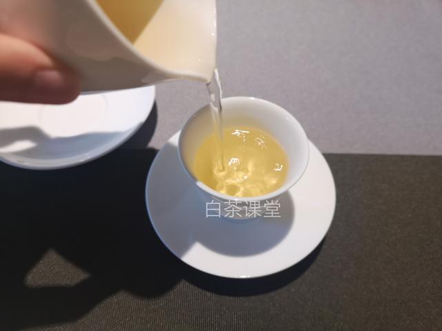 怎样才能煮出老白茶的香气,为什么老白茶会有一点红茶味