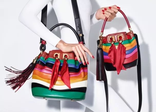 林允纪梵希代言,林允菲拉格慕香水