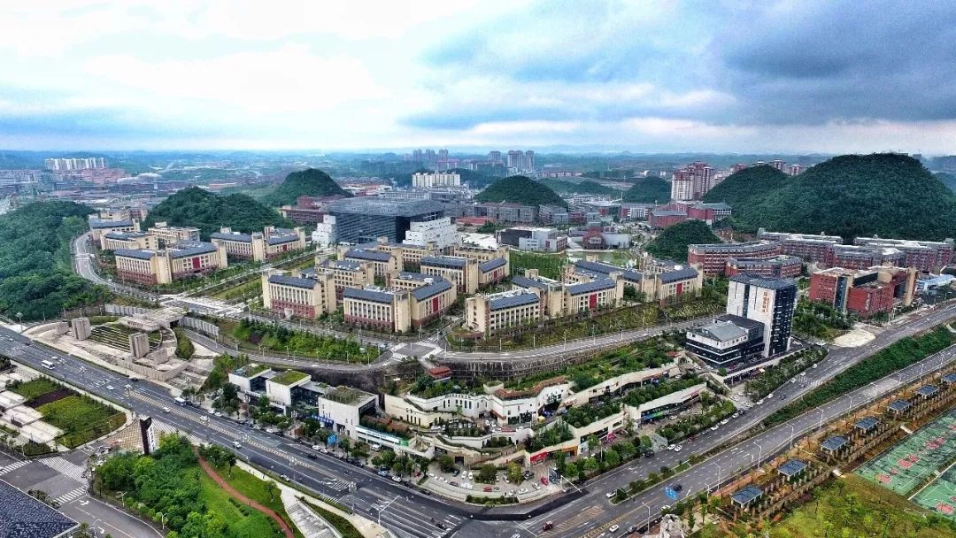 据说贵州万千大学生都集中在这里，这究竟是什么样的一个地方？