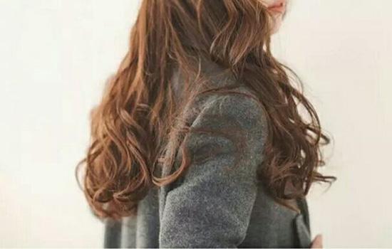 男生头发烫得太卷了怎么快速补救,头发烫卷不好看怎么拯救
