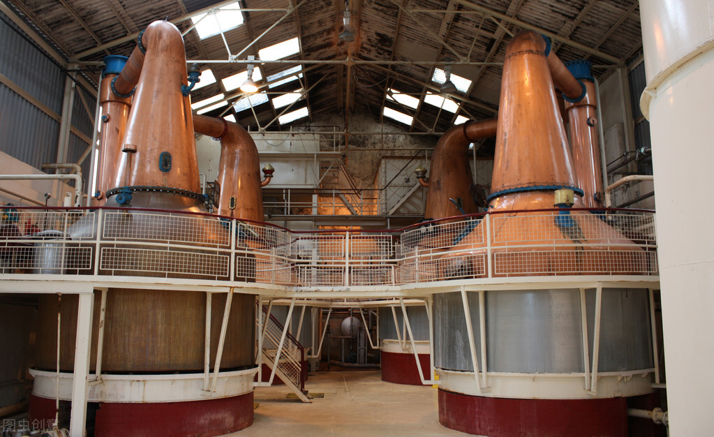 传统酿酒天锅木甑怎么能酿出酒,纯粮固态白酒和液态发酵的工艺