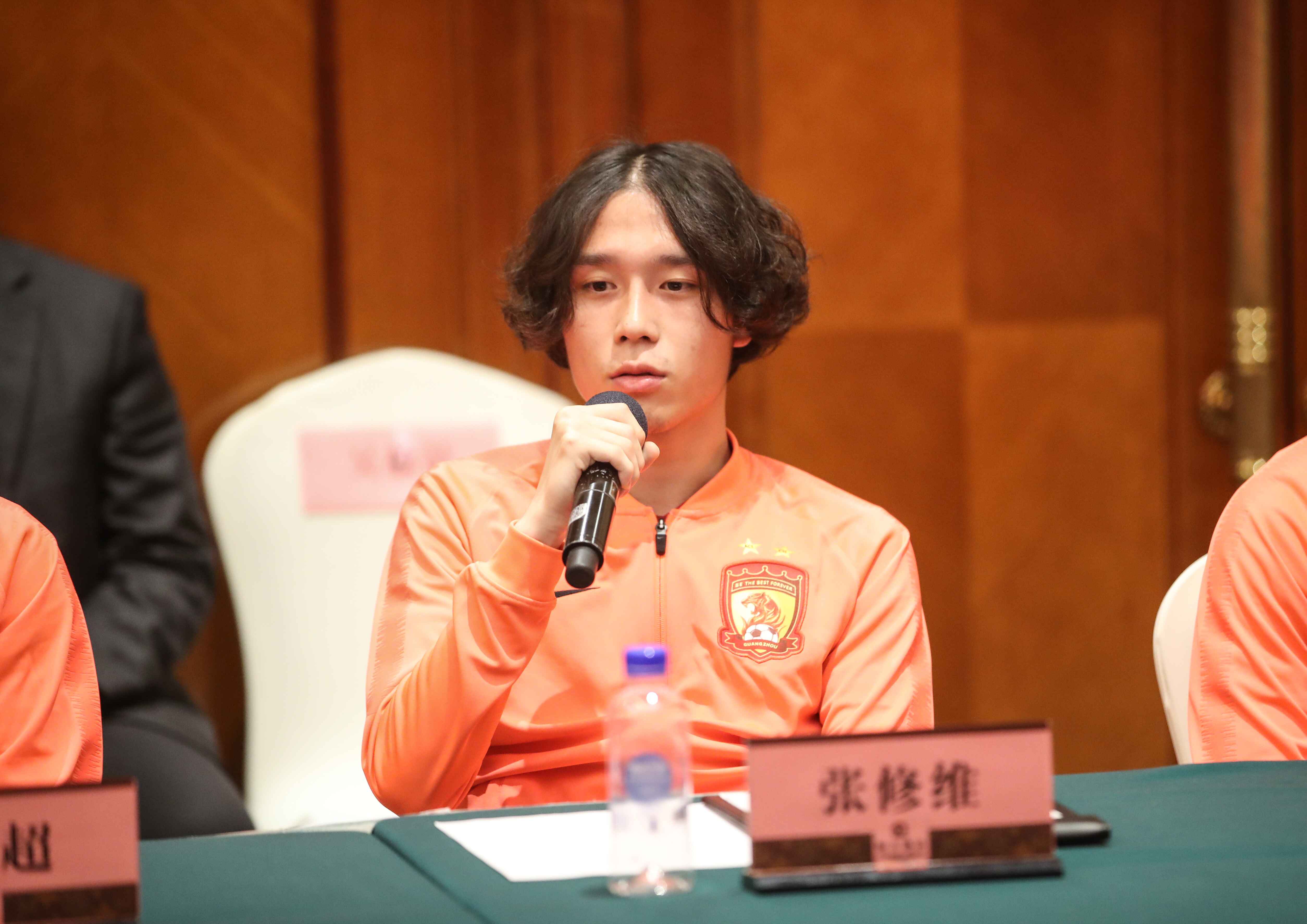 许家印恒大新消息,许家印新增一则限消令