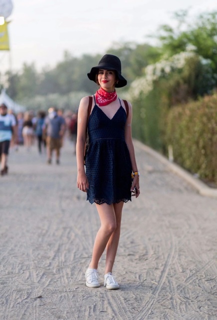 帆布鞋搭配什么样的裙子比较好看,高帮帆布鞋搭配短裙连衣裙秋冬