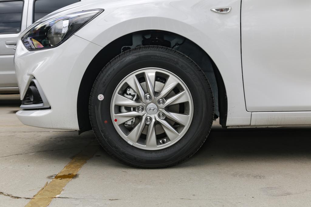 性价比高外观漂亮车,悦动性价比最高的一款