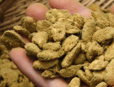 做豆瓣酱时,掌握3点小窍门,豆瓣酱色泽红润香味足,存放得久