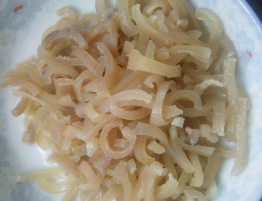 做猪皮冻水的比例是多少,做猪皮冻的正确方法