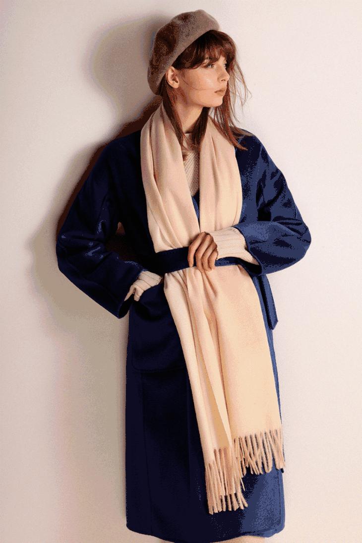 羊绒围巾很温暖,流行的羊绒围巾