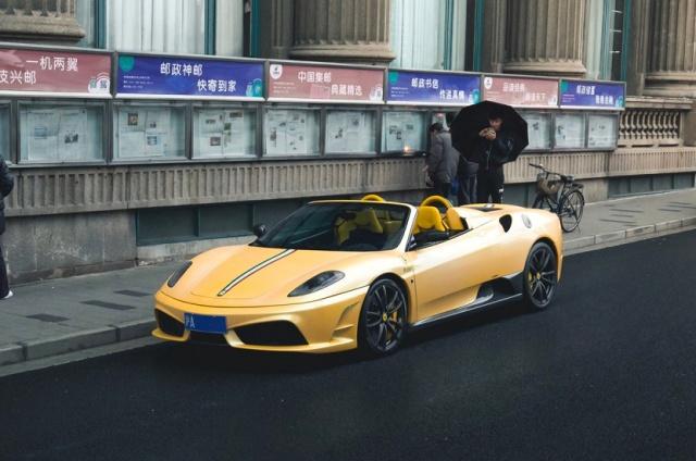 上海1600万法拉利,法拉利出厂铭牌在哪里