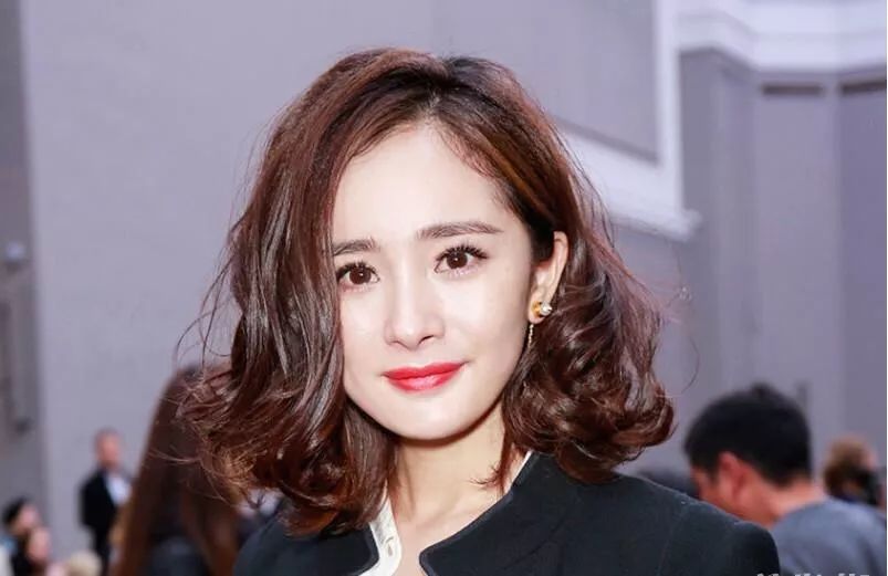 ​都说小糯米神似杨幂美到犯规，梁咏琪女儿的混血颜才堪称一绝