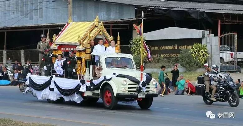 泰国捐钱最多的僧人,泰国活着的高僧哭丧
