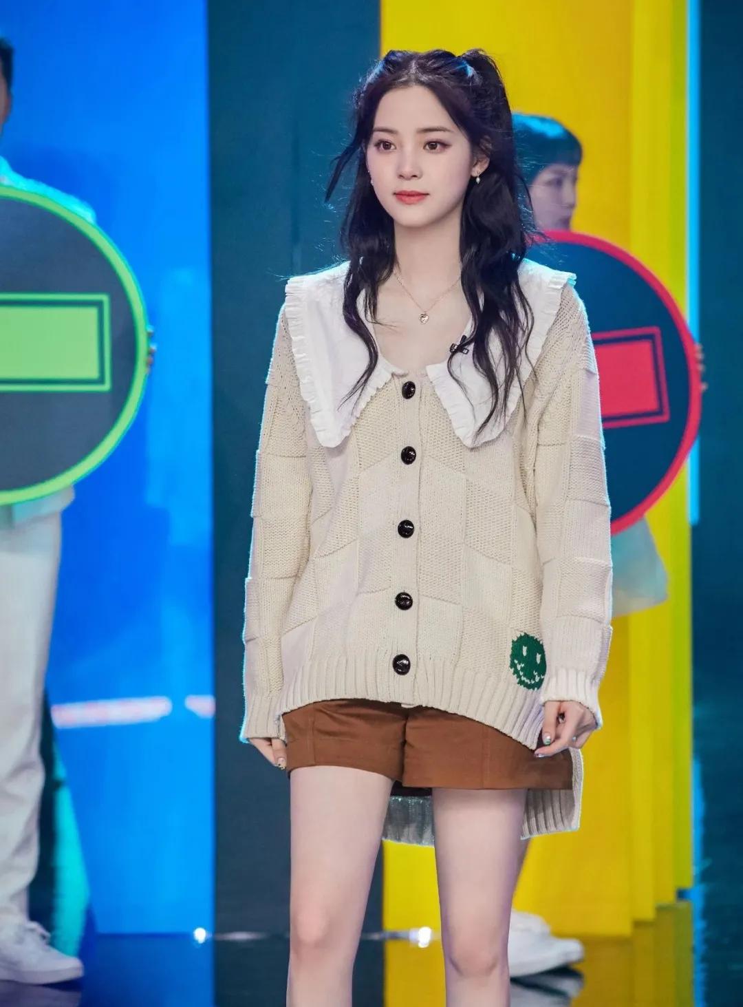 气质针织秋冬穿搭一整套,明星同款针织衫日常穿搭