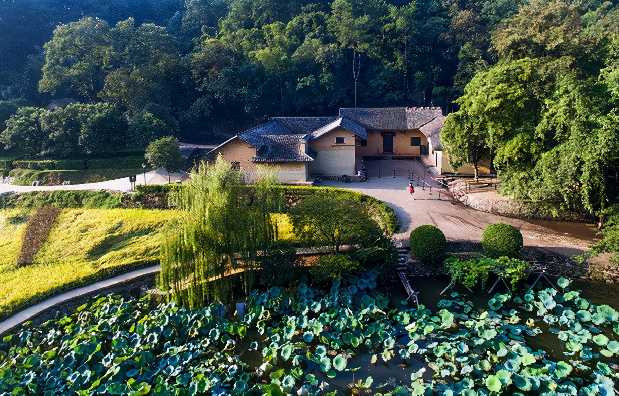 1972年，湖南一老人去世，毛主席为何写下“九哥千古”四个字？