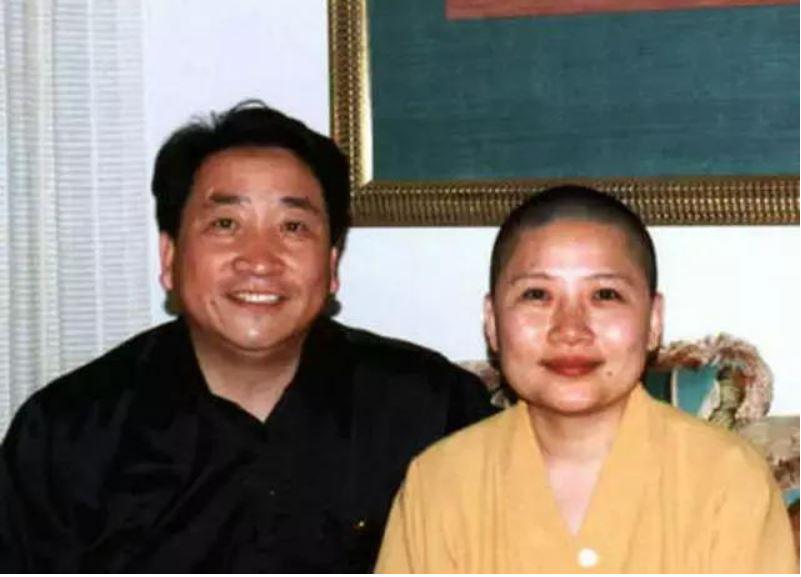 李娜一代歌后为什么要出家当尼姑,女歌手李娜在哪个寺庙当尼姑