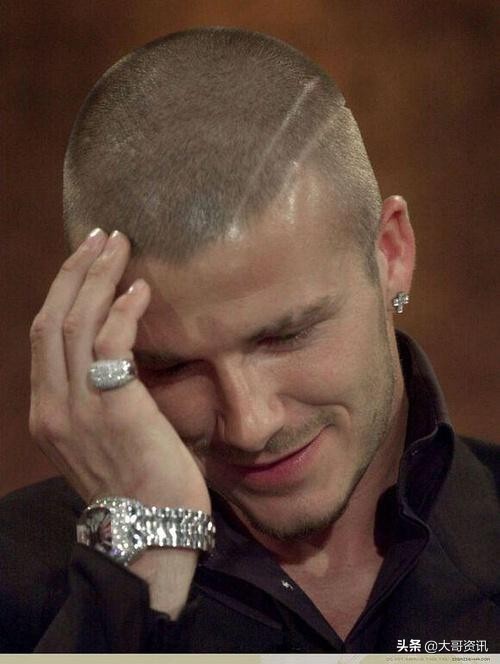 02年贝克汉姆为什么剃光头,贝克汉姆当年为什么要剃光头
