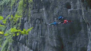 990米峡谷险峰翼装飞行、世界级大咖齐聚桥牌公开赛…湖南都市现场直播