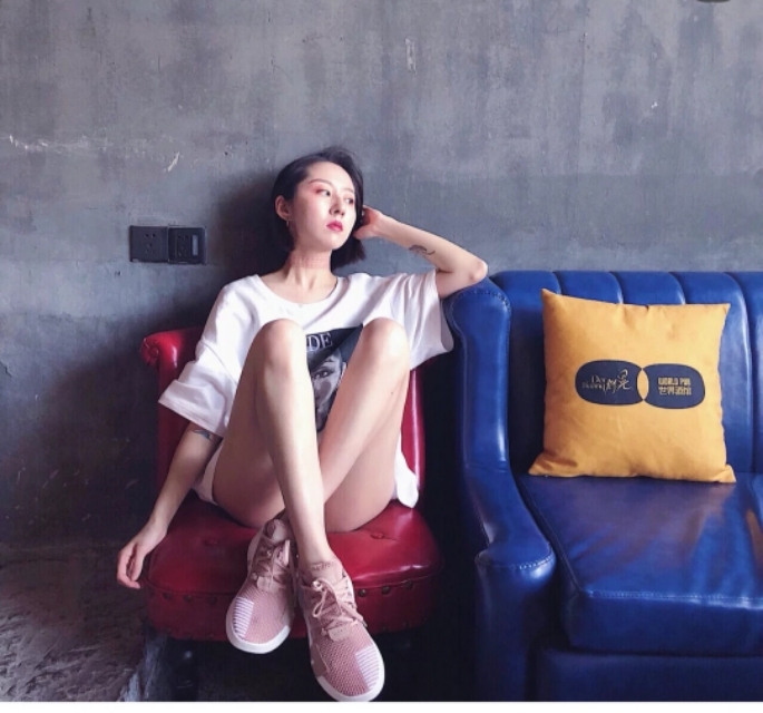 女生运动鞋推荐性价比高,好看又好穿的运动鞋推荐