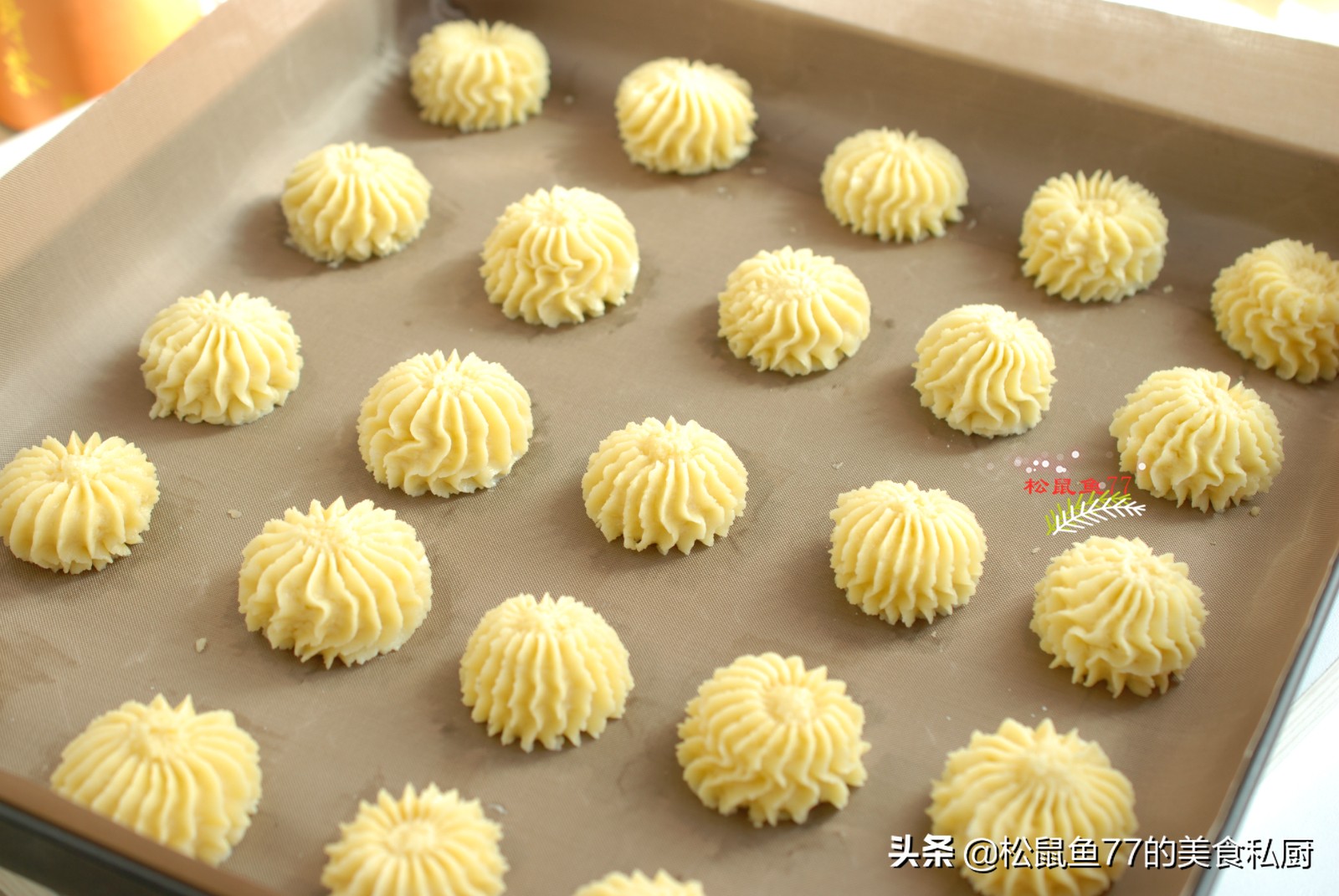 怎么做曲奇又酥又脆,做曲奇饼干酥掉渣的样子