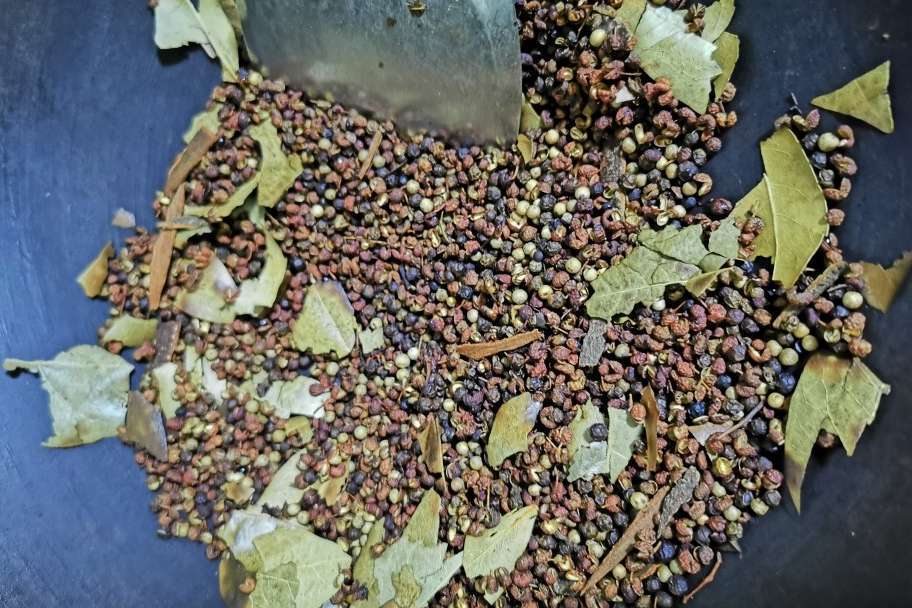 鸡腿肉最好吃的做法和配方,怎样做鸡腿肉筋道有嚼劲