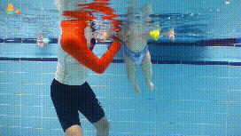 亲子游泳的这些好处,你知道吗?