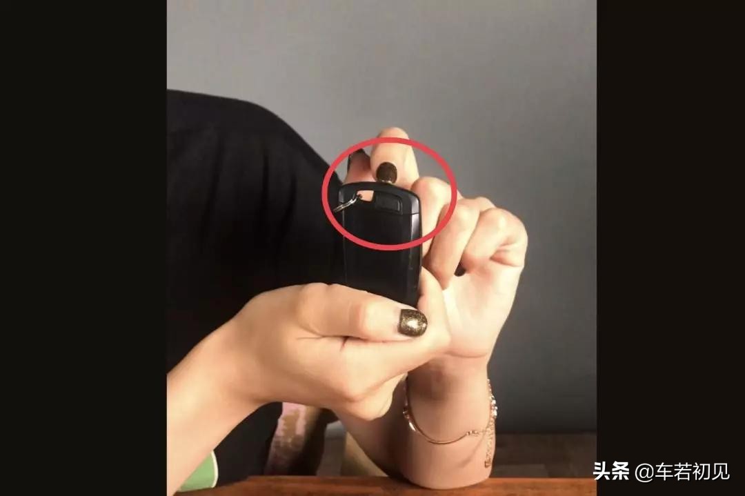 别花冤枉钱新车必备配件看这里,一秒钟教会你更换汽车钥匙电池