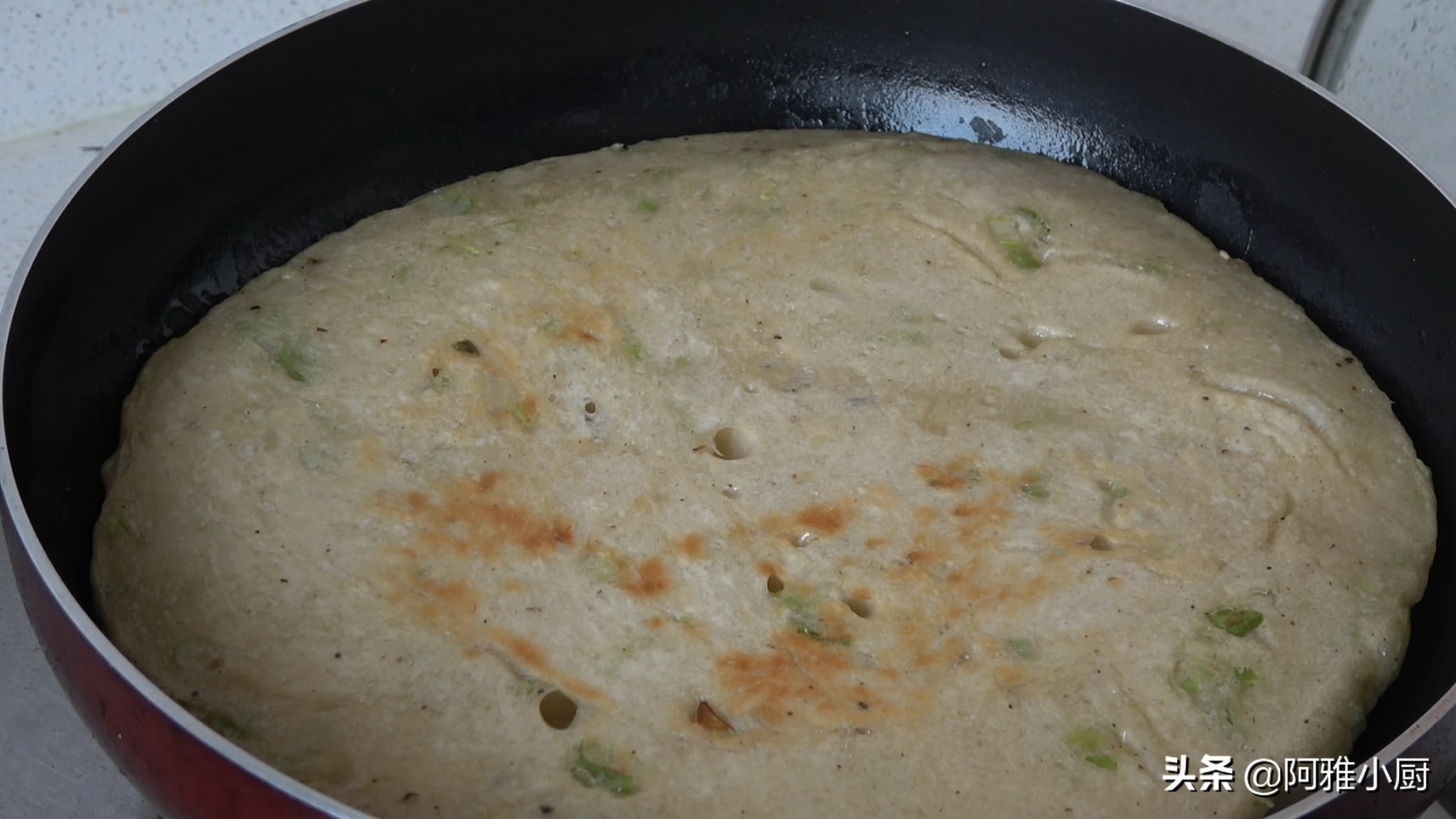 早餐别出去买了教你鸡蛋饼新做法,早餐别出去买了试试这样做