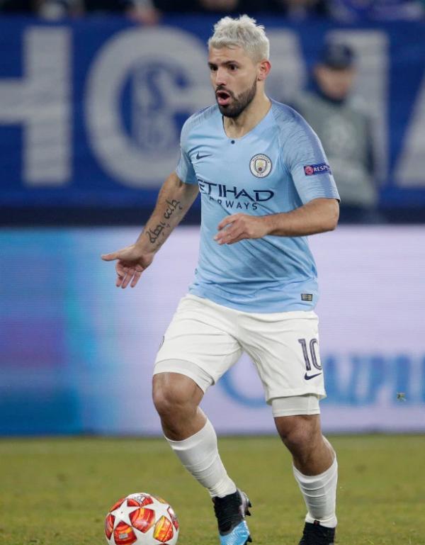 足球各大球星的纹身,金钱买不了文明和素质