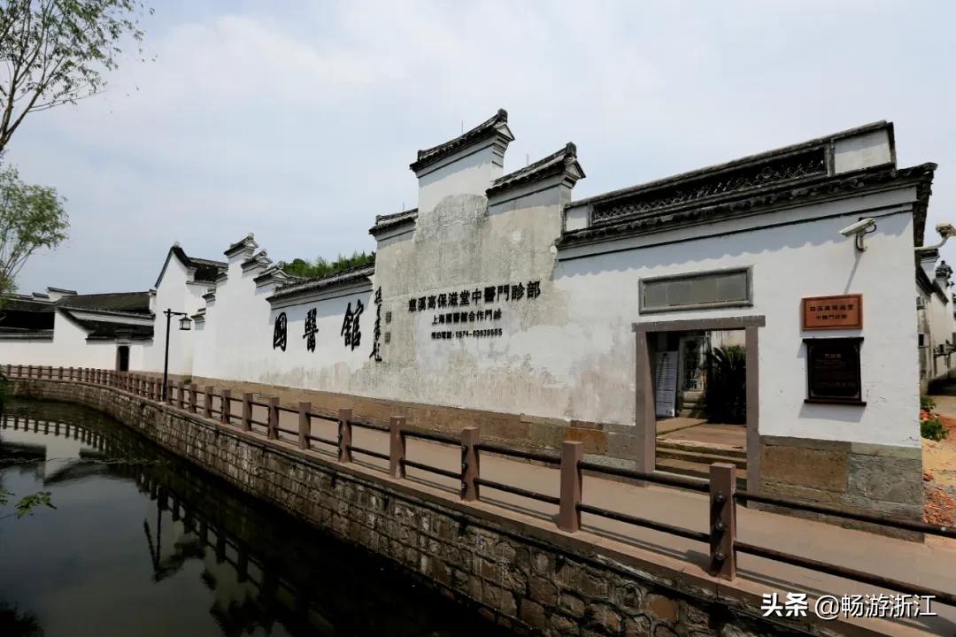 一座古朴纯真的古镇,一座千年古镇的风尘与蜕变