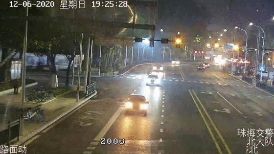 痛心！母亲一时疏忽，滚烫的饭粥倾撒小孩上半身，才10个月大！