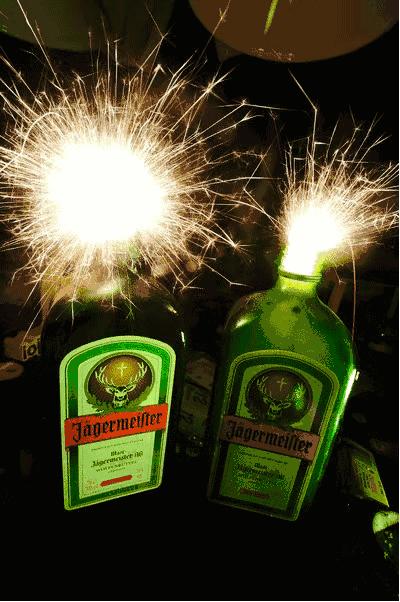 在每次不开心的时候身边都会有你,在每个坚持不下去的瞬间