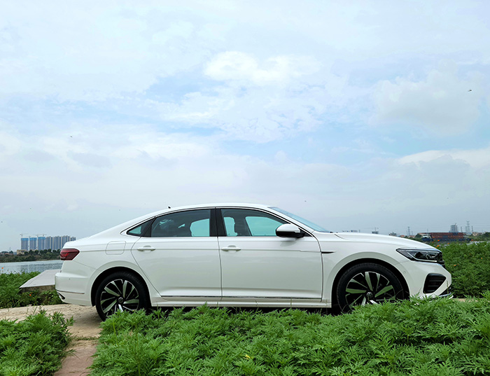 试驾新款*萨特帕**，转型年轻化不仅仅是颜值，操控也变了？