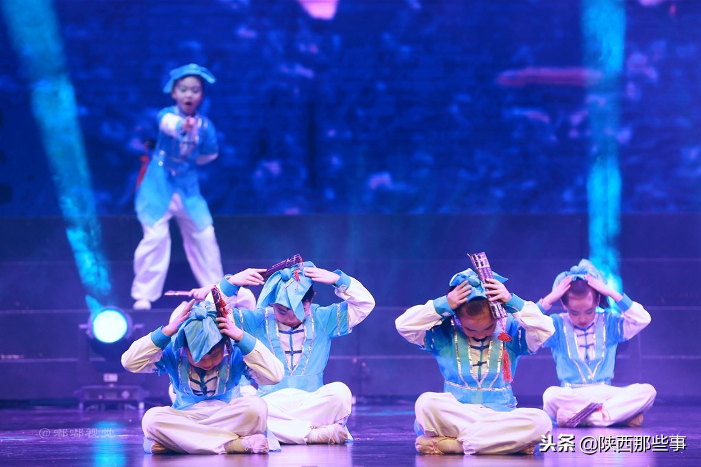 小天鹅艺术团童心向党,陕西省小天鹅艺术团点亮中国梦