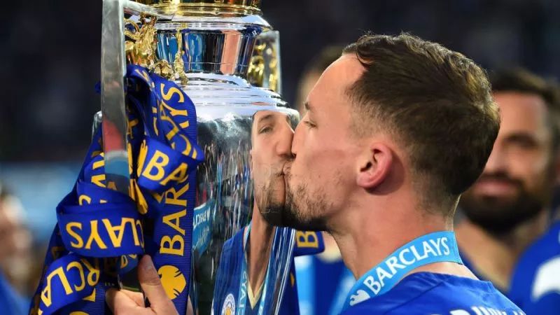 3年画风突变！英超冠军中场18个月没球踢醉驾+*戏调**女子活该被揍