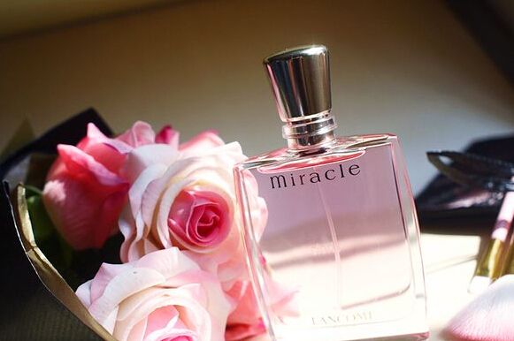 兰蔻美丽人生与奇迹香水哪个好闻,兰蔻奇迹香水好闻吗适合多大年龄