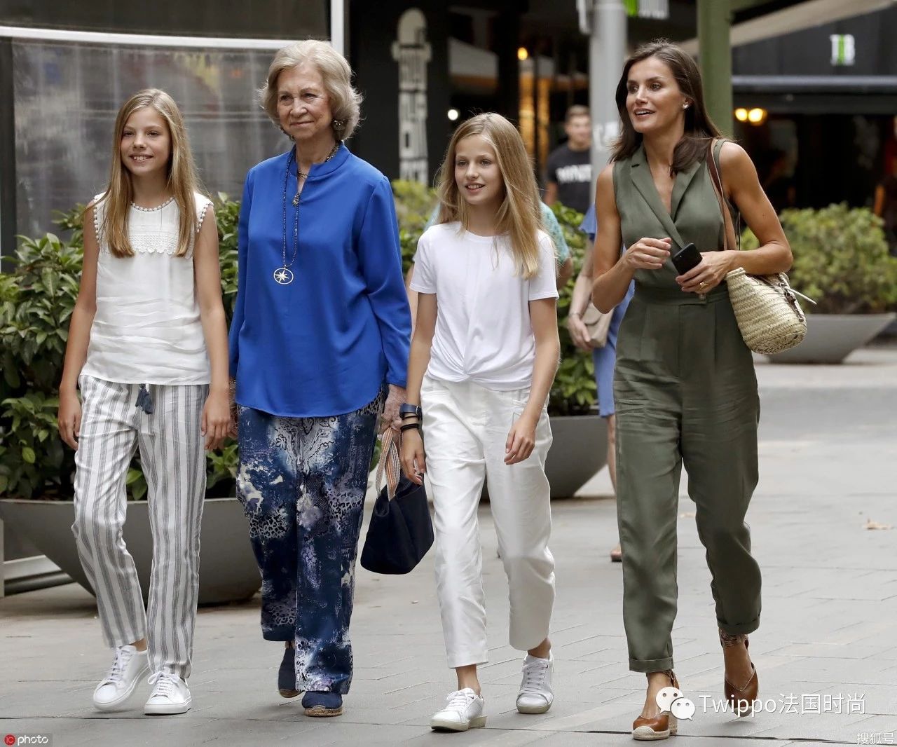 是Zara女王也是西班牙王后，买下她的同款，只要几百块