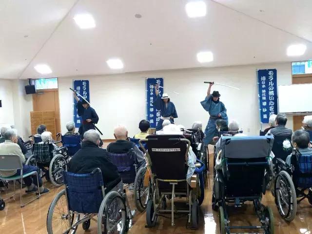 日本捡垃圾的忍者,日本人捡垃圾视频