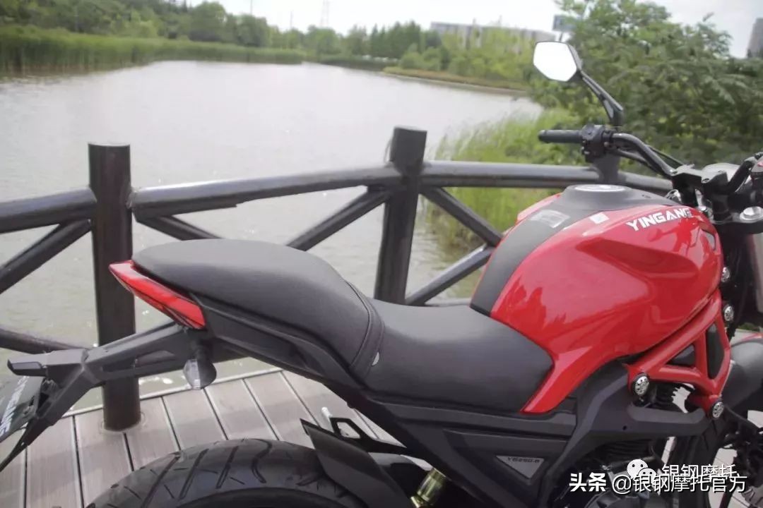 银钢大怪兽和小怪兽哪个好看,银钢小怪兽和大怪兽有什么区别吗