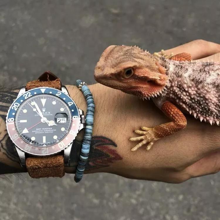 银饰潮穿搭女,夏季银丝服装怎么搭配好看