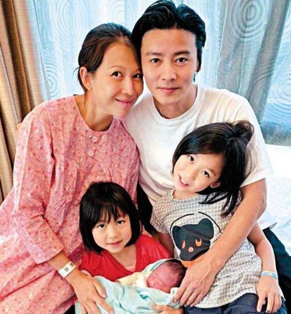 蔡少芬上节目打疫苗,蔡少芬录节目时被狗咬伤