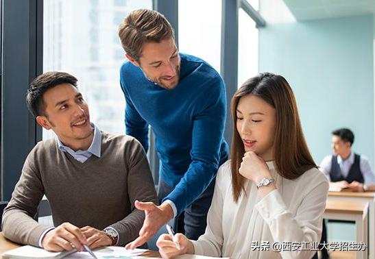 高考志愿选择哪些专业就业前景好,报志愿热门专业及就业前景