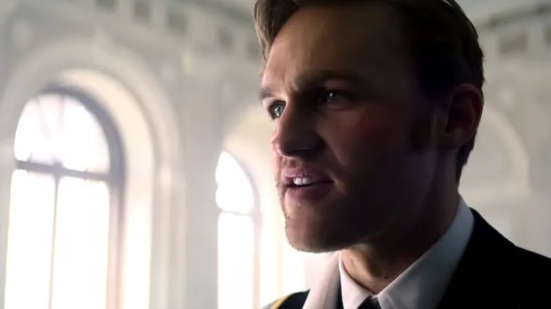 《猎鹰冬兵》发布季中预告，黑人美队再登场，杨过与雕大战假美队