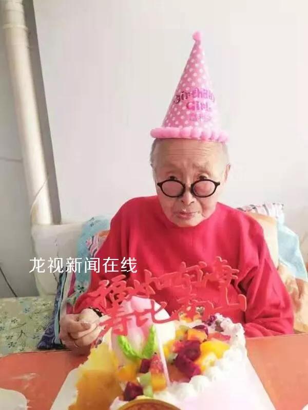 疫情面前，如果你熬不下去了，请看看他们…...