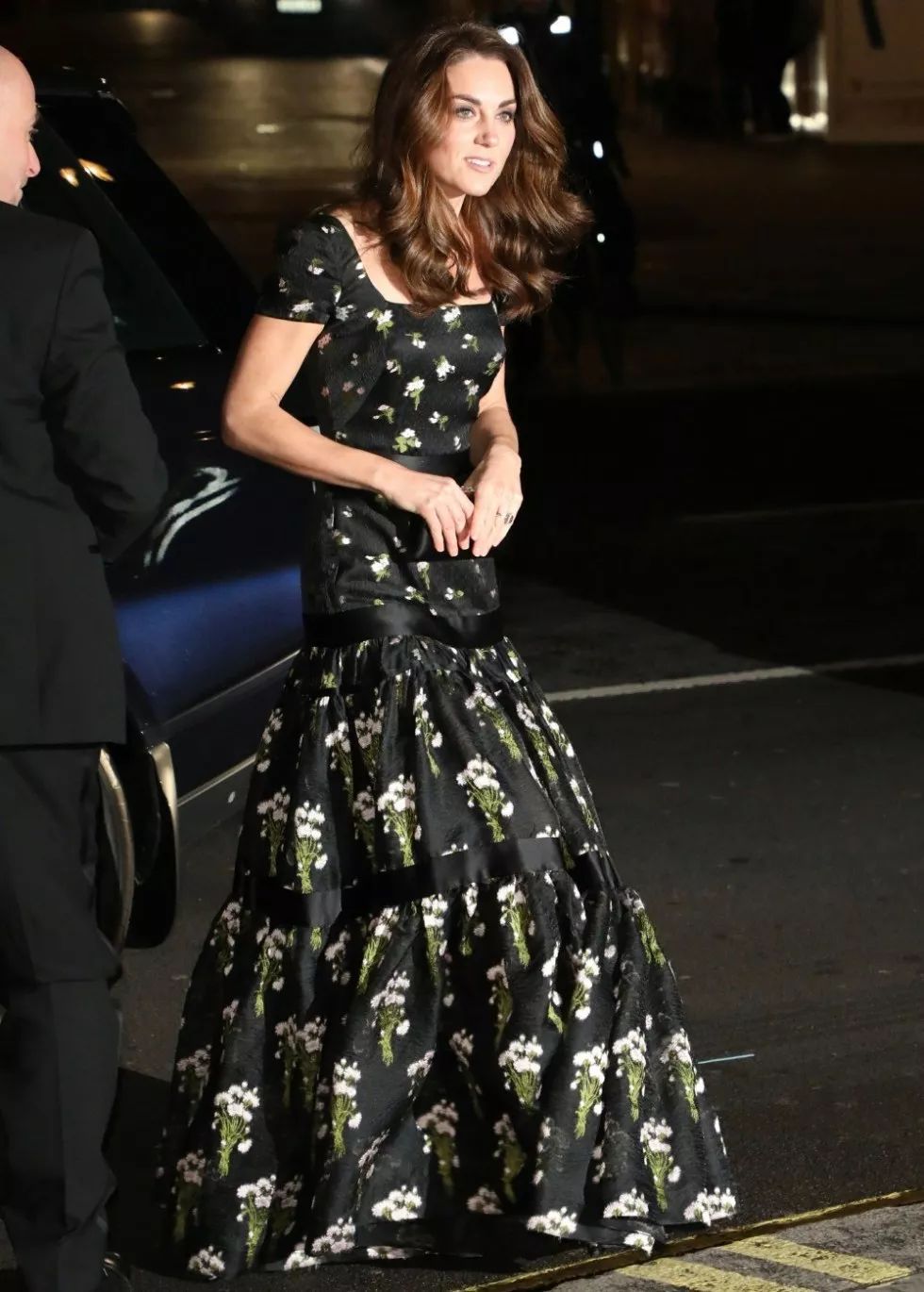 2019春夏4大流行趋势照着穿美到哭,今年秋冬流行这样穿时髦又温暖