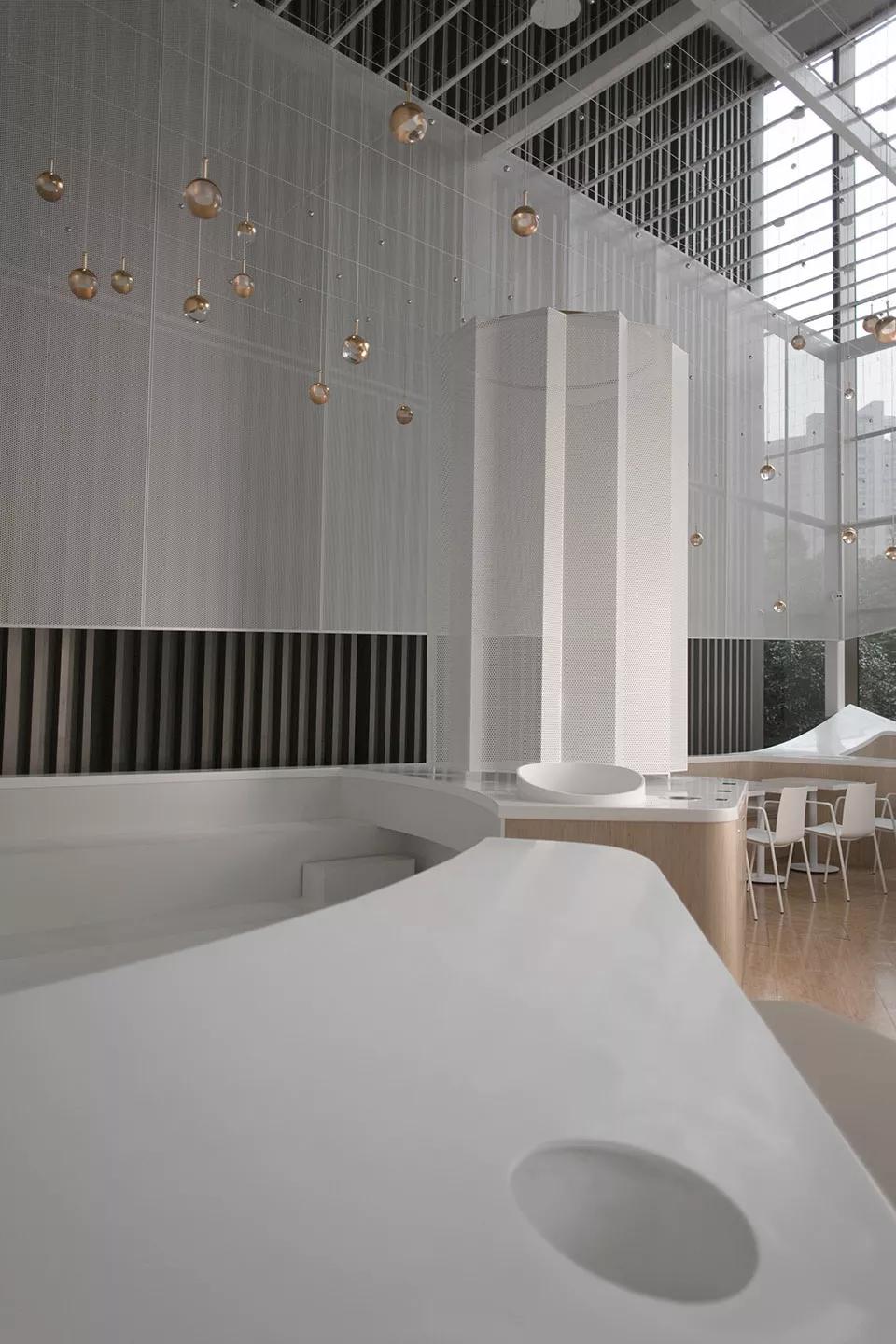 开在上海商场里的咖啡馆,用店面造型让月销量猛冲