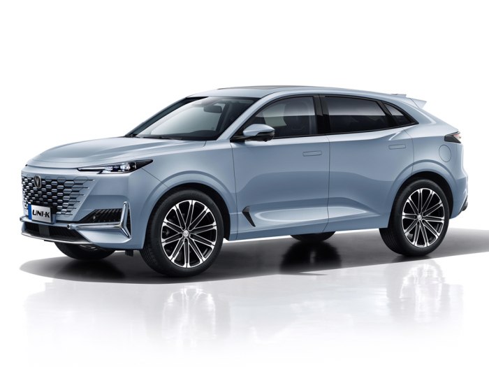 奇瑞1.5t发动机和吉利1.4t哪个好,吉利icon和奇瑞瑞虎8plus比哪个好